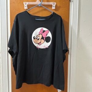 Disney Parks Minnie Mouse Black' Graphic Tee with Pink Bow